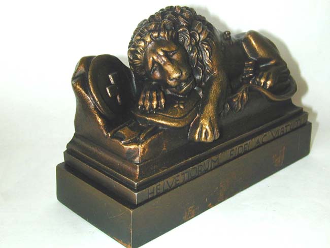 A RARE Pair of BRADLEY & HUBBARD Bronze Bookends Depicting "The Lion of Lucerne" circa 1922 — image 2