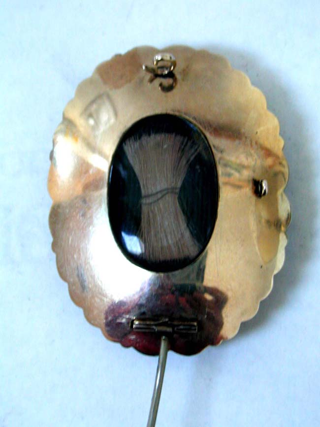 a Beautiful Early 19th Century Gold and Enamel "Sailor's Farewell" Brooch — image 3