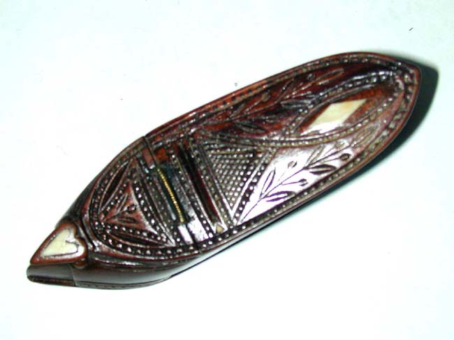 A Charming English Victorian Treen Shoe Form Carved and Inlaid Tobacco/Snuff Box — image 3