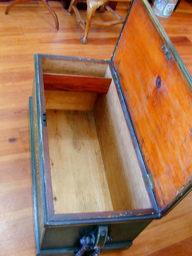A Late 19th or Early 20th Century Great Lakes Sailmaker's Sea Chest in Original Paint — image 5