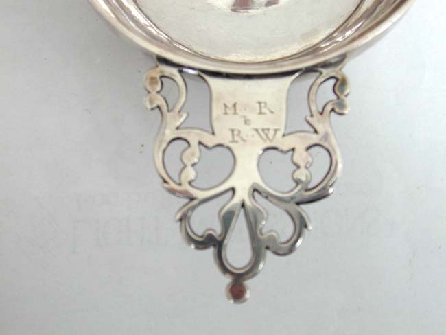 A RARE AMERICAN SILVER PORRINGER BY ELPHALET LORING, SR., BARNSTABLE, CAPE COD, MASS., CIRCA 1765 — image 2