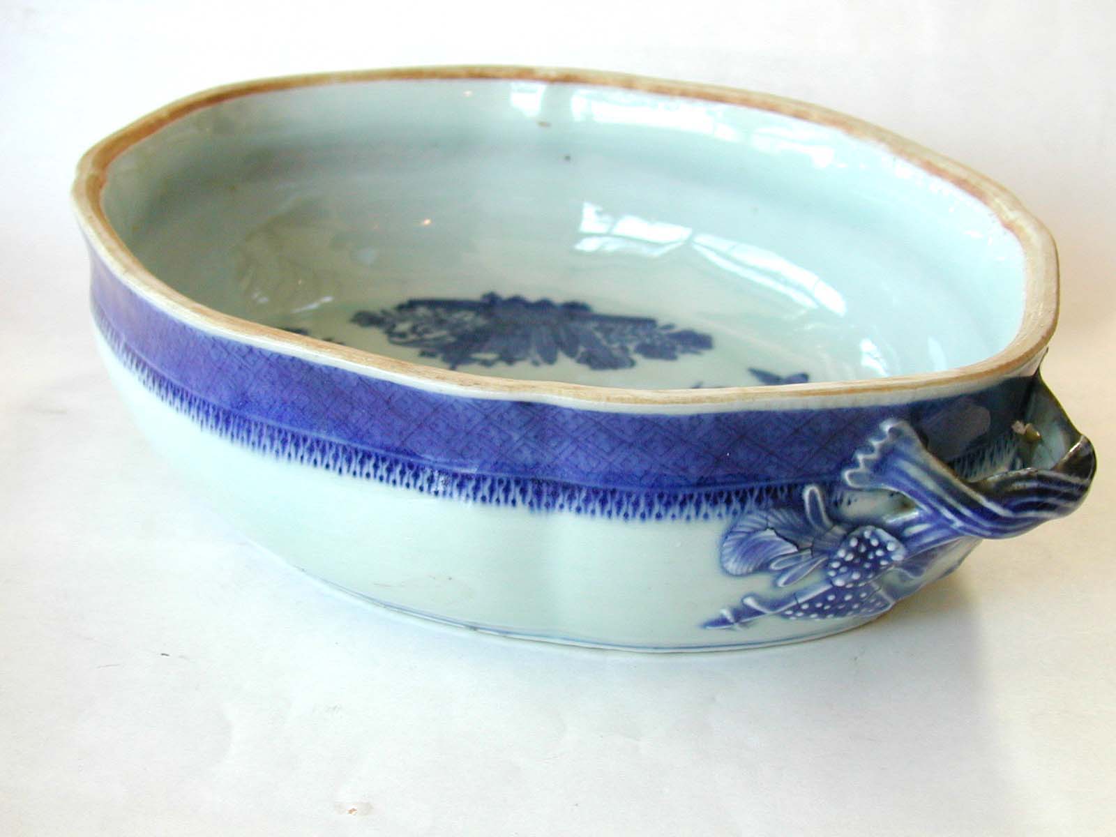 A Fine Early 19th century Chinese Export Porcelain Blue Fitzhugh Covered Vegetable Dish — image 3