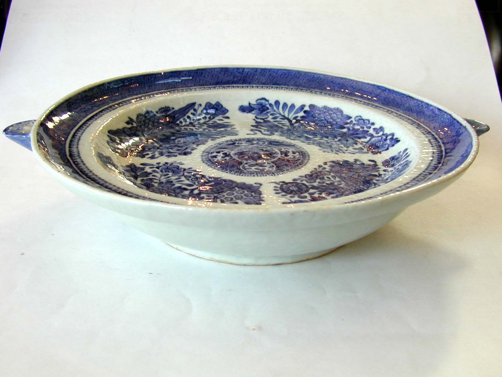 A Fine Early 19th century Chinese Export Porcelain Blue Fitzhugh Hot Water Dish — image 2