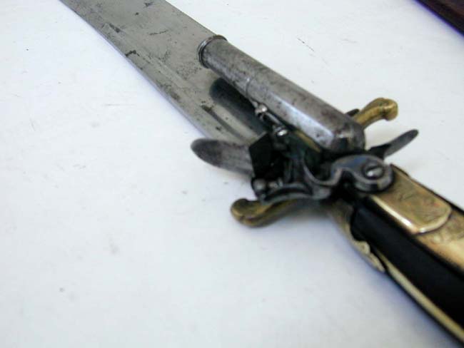 Rare Late 18th Century Combination 'Bowie' Knife and Flintlock Pistol — image 5