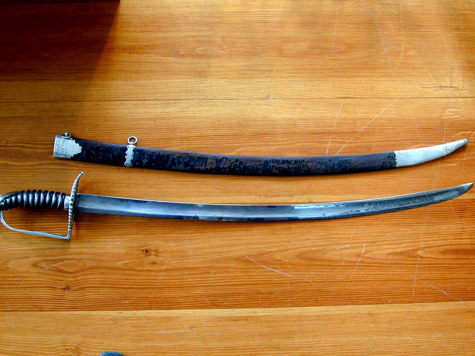 EXCEEDINGLY RARE SIGNED AMERICAN NAVAL OFFICERS SILVER HILT SWORD BY LEMEUL WELLS, NEW YORK, CIRCA 1795 — image 2