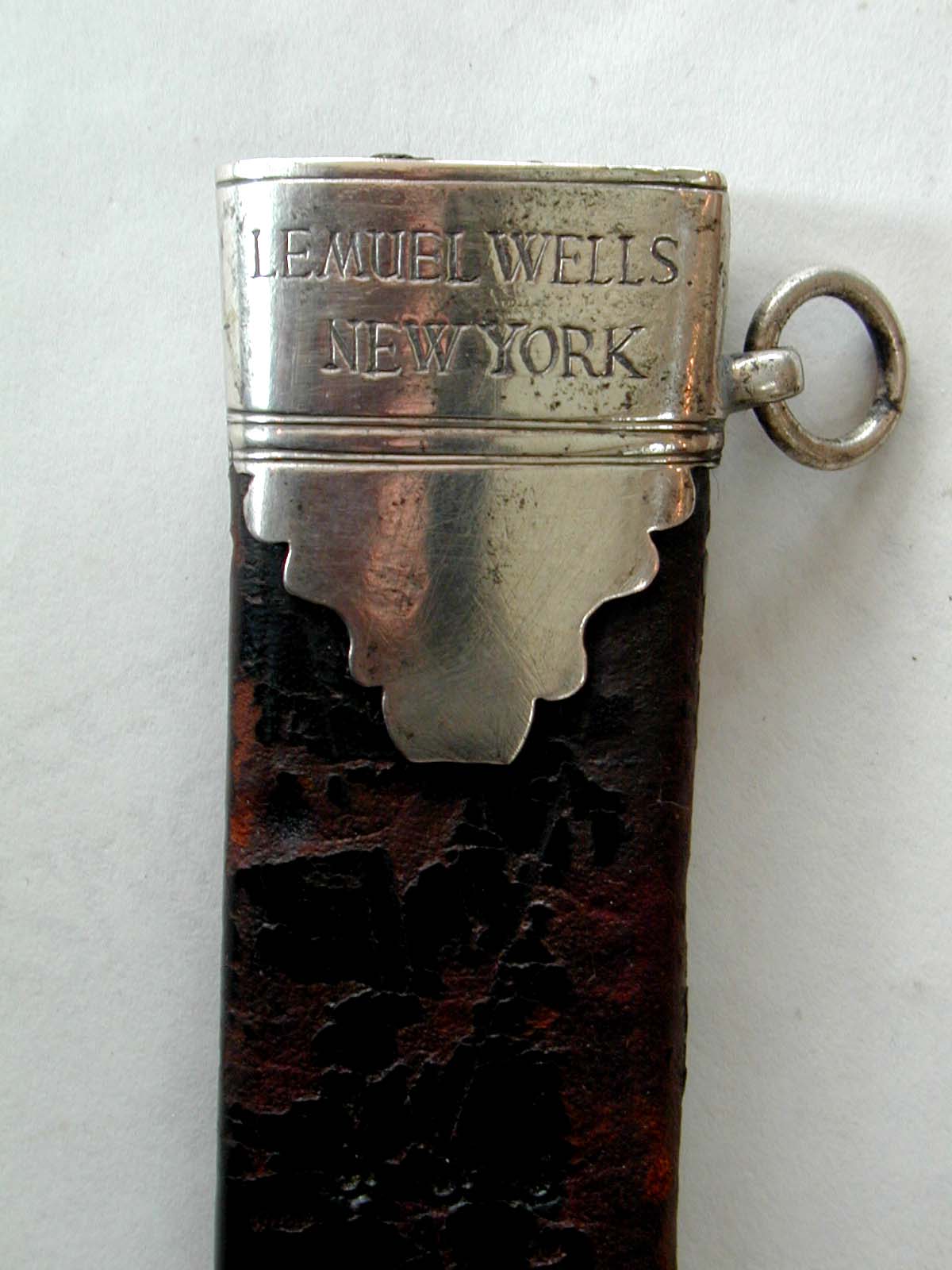 EXCEEDINGLY RARE SIGNED AMERICAN NAVAL OFFICERS SILVER HILT SWORD BY LEMEUL WELLS, NEW YORK, CIRCA 1795 — image 3