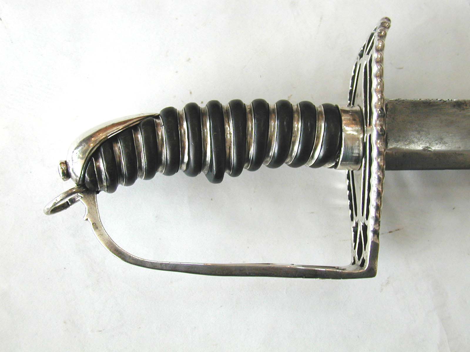 EXCEEDINGLY RARE SIGNED AMERICAN NAVAL OFFICERS SILVER HILT SWORD BY LEMEUL WELLS, NEW YORK, CIRCA 1795 — image 6