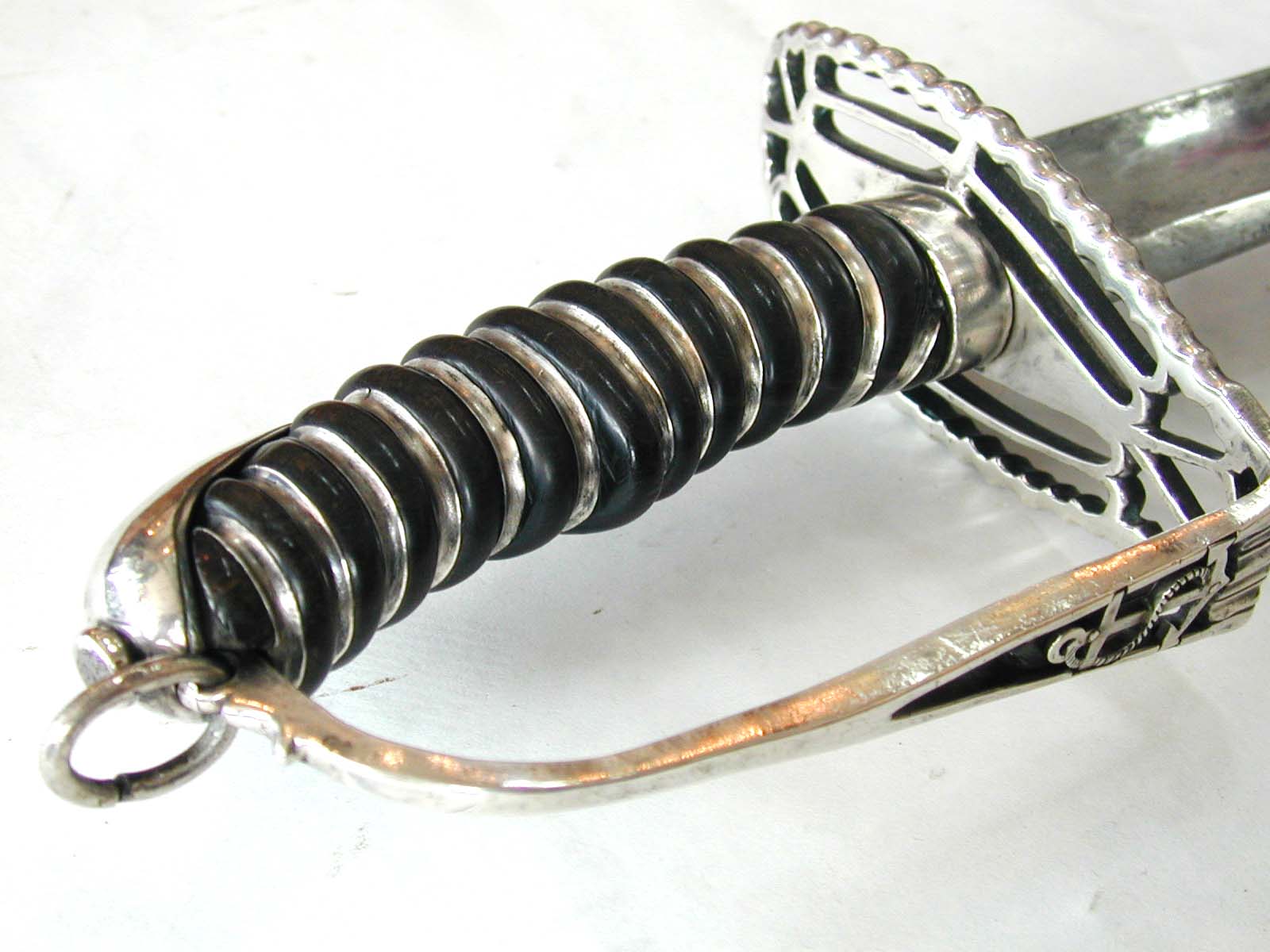 EXCEEDINGLY RARE SIGNED AMERICAN NAVAL OFFICERS SILVER HILT SWORD BY LEMEUL WELLS, NEW YORK, CIRCA 1795 — image 9