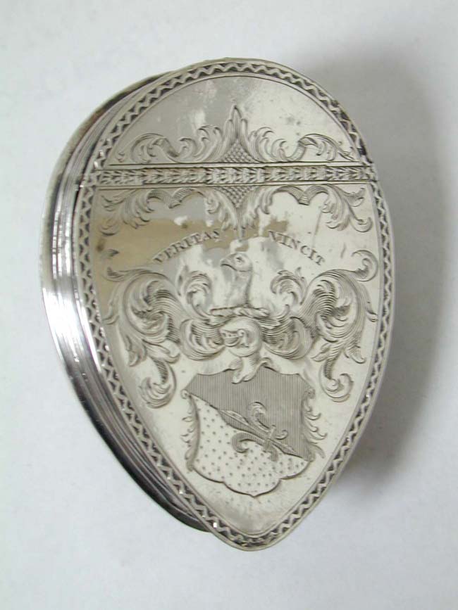 A Silver Mounted Cowrie Shell Snuff Box With Engraved Coat-of-Arms, London 1805 — image 2