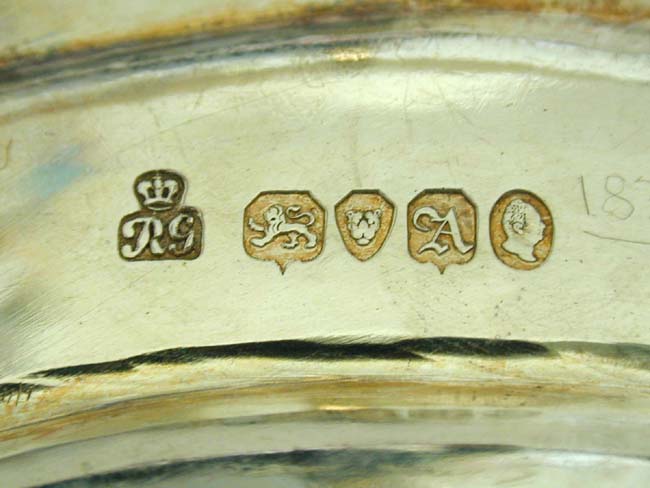 A Set of Six English William IV Silver-Gilt Dinner Plates by Robert Garrard, London 1836 — image 3