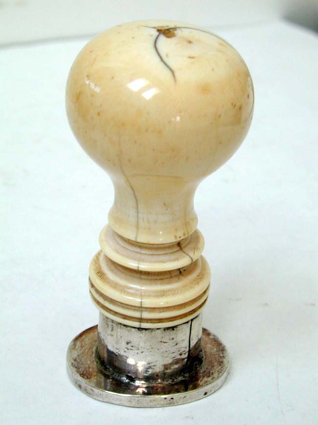 The Only Surviving late 16th/early 17th Century Ivory and Silver Seal of the Worshipful Company of Cordwainers, with possible tie to Capt. John Smith — image 2