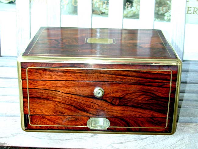A Fine Regency Period English Brass Bound Rosewood Gentlemen's Dressing Case circa 1815 — image 4