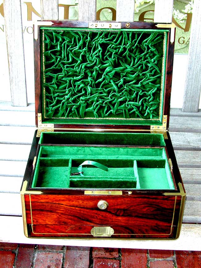 A Fine Regency Period English Brass Bound Rosewood Gentlemen's Dressing Case circa 1815 — image 5