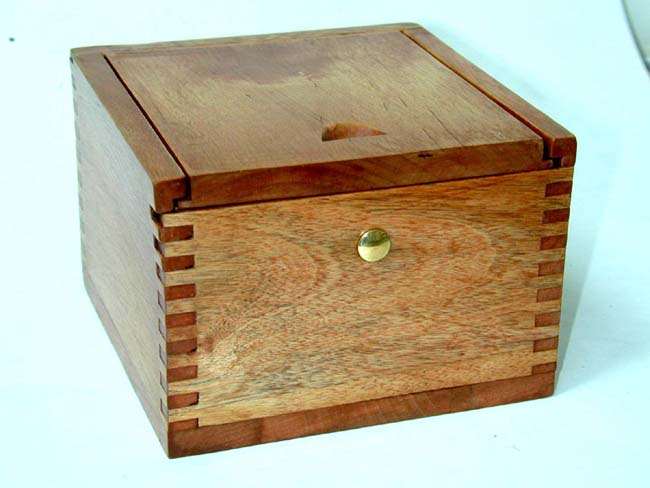 A Small Early 20th Century 'Rose' Bronze Lifeboat Compass in a Dovetailed Birchwood Box — image 3