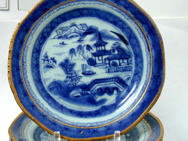 A Rare set of 12 early 19th century Chinese Export Porcelain Canton 6" saucers with shaped Edges and gilt highlights — image 2