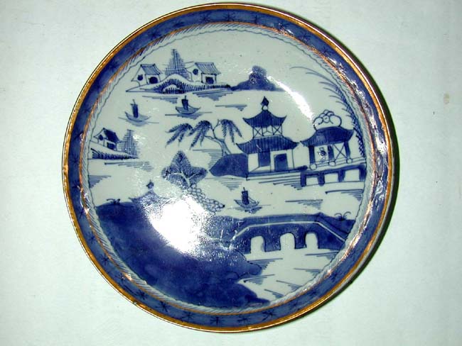 A Fine Chinese Export Porcelain 8'" Serving Dish with Gilt Highlights circa 1830