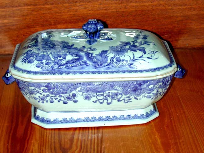 An 18th Century Chinese Export Porcelain Covered Tureen Circa 1770