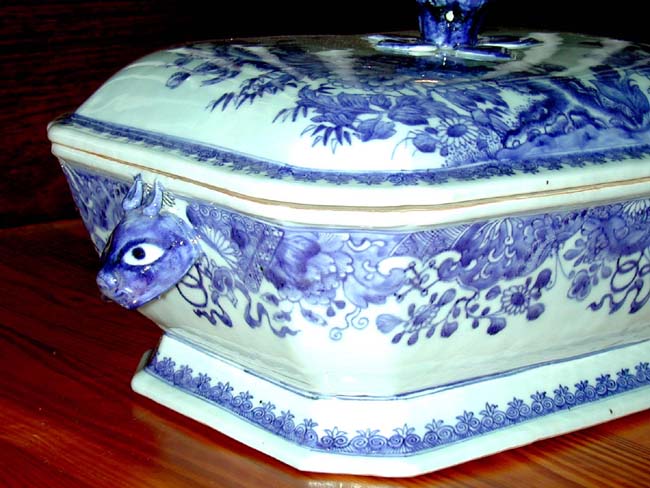 An 18th Century Chinese Export Porcelain Covered Tureen Circa 1770 — image 2