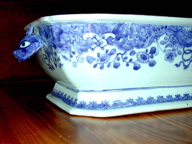 An 18th Century Chinese Export Porcelain Covered Tureen Circa 1770 — image 7
