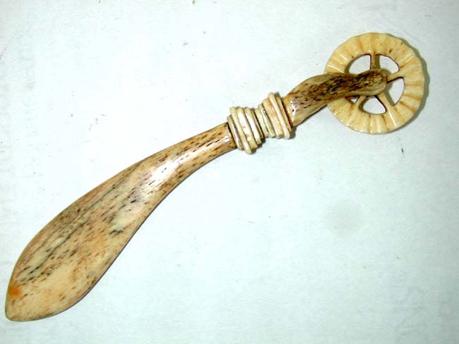 A Sailor-Made Whalebone Pie Crimper, probably early 20th century.