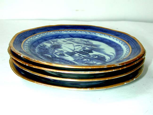 A Fine Set of Four Early 19th Century Chinese Export "Canton" style 6" saucers with Gilt Highlights — image 2