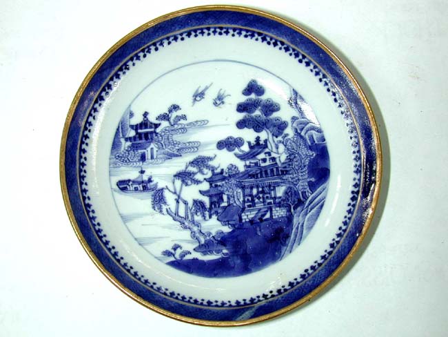 A Fine set of Four Early 19th Century Chinese Export Porcelain 'Imperial Nanking' Deep Saucers with gilt highlights circa 1830