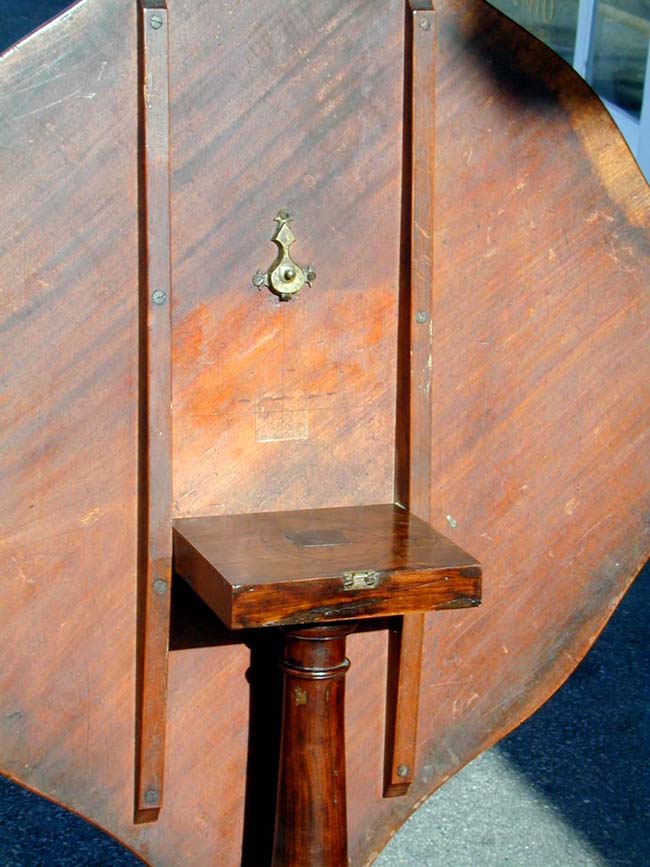 An 18th century Mahogany Tilt-top Serpentine Table, North Shore, Mass., circa 1770-1790 — image 4