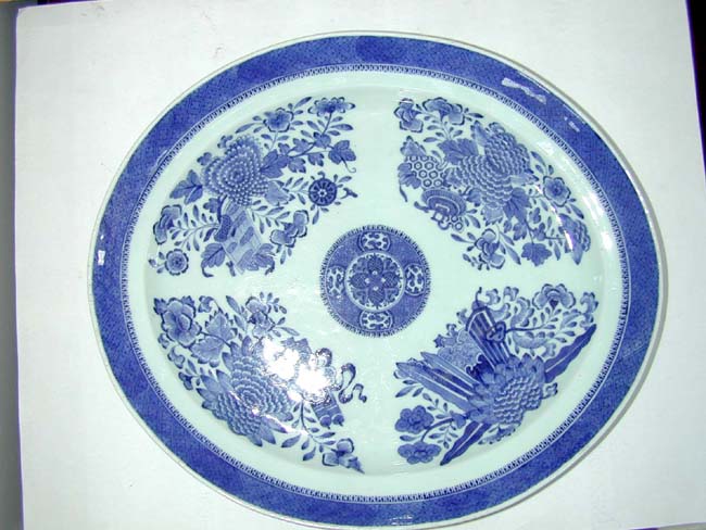 A Fine early 19th century Chinese export porcelain "FITZHUGH" serving platter circa 1820