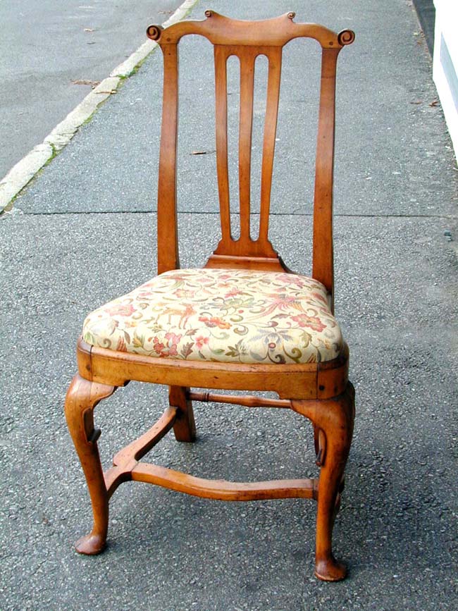 A Beautiful Rhode Island Queen Anne period Carved Maple Side Chair circa 1740-1760