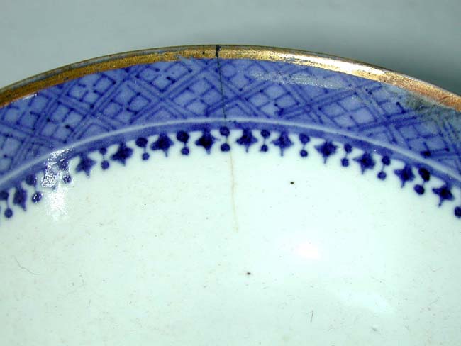 An Early 19th century 'Imperial Nanking' Cup and Saucer with Gilt Highlights — image 4