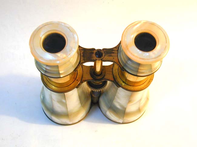 An Unusually Fine and Large Pair of Antique Mother-of-Pearl Binoculars circa 1870. — image 3