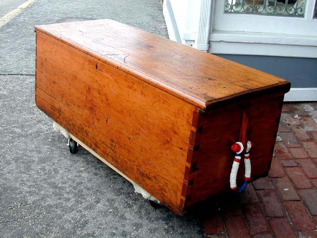 A Wonderful 19th century American Pine Seaman's Chest circa 1830. — image 8