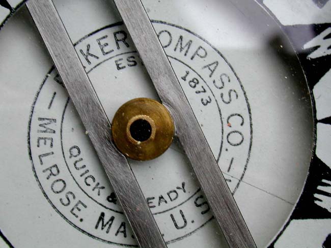 A Nice Late 19th century boxed Lifeboat Compass made by the Baker Compass Co., Melrose, Mass. — image 2