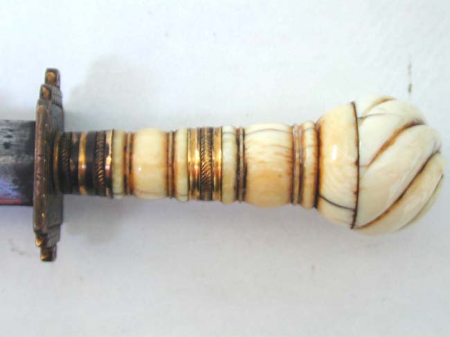 A Napoleonic Period British Naval Officer's Dirk inscribed "VICTORY," circa 1800 — image 4