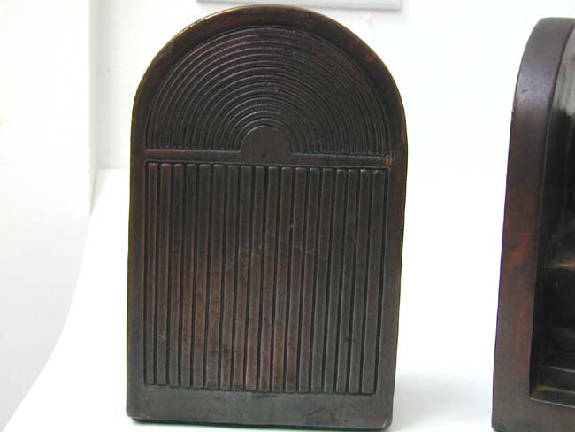 A Good pair of Antique Shakepeare Bookends by the Armour Bronze Company of New York circa 1925 — image 2