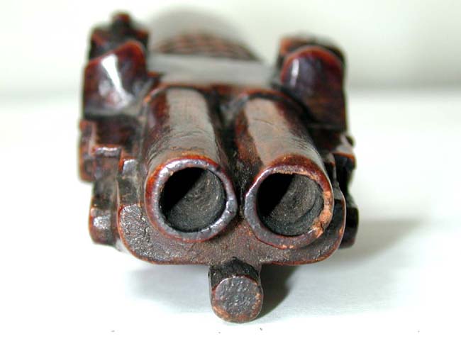 A RARE late 18th century Carved Snuff Box in the form of a Double-Barrelled Flintlock Pistol — image 5