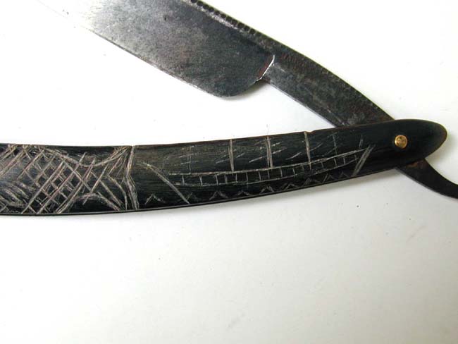 A Charming 19th century Sailor-Made Scrimshawed Baleen Mounted Straight Razor circa 1860. — image 3