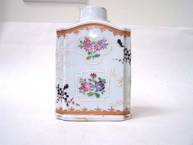 A Late 19th Century Samson Armorial Tea Caddy Jar — image 3