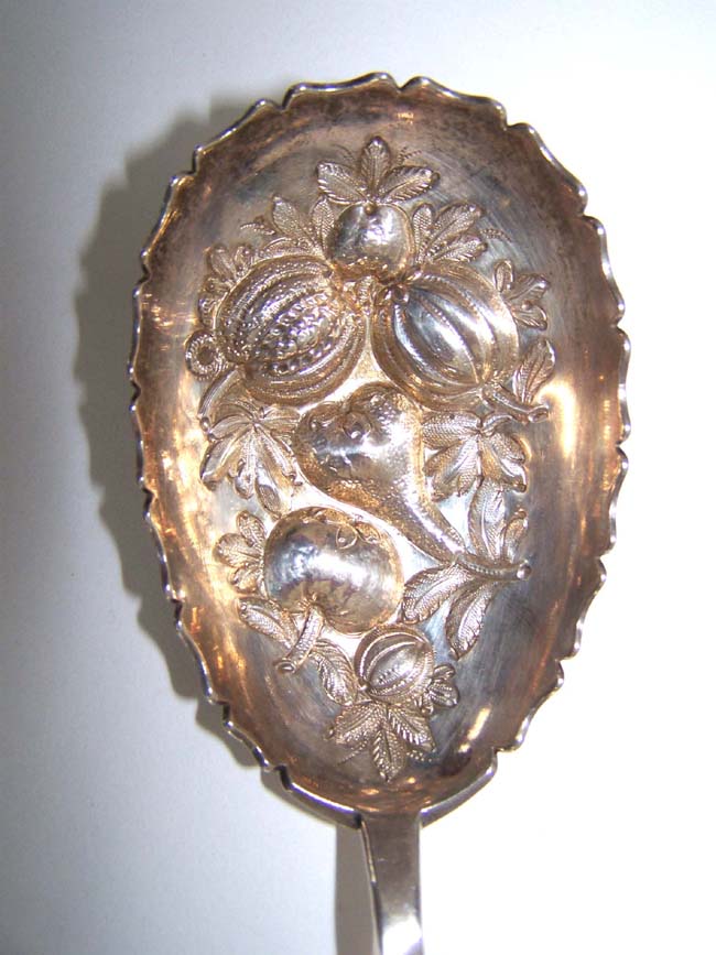 A fine American Sterling Silver Berry Spoon by Bailey & Co., Philadelphia, circa 1848-1865 — image 2