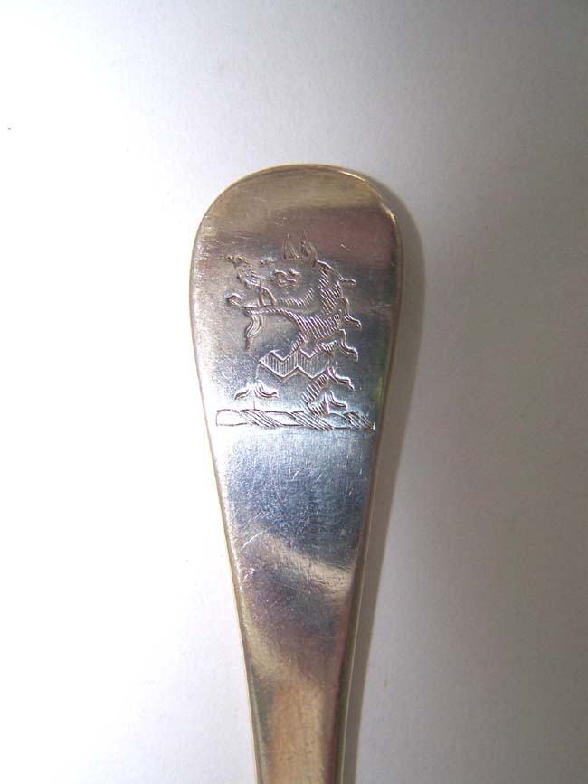 A Set of Three English Silver Rat-Tail Tablespoons by William Scarlett, London, 1720-21, with Boar's head crest. — image 3