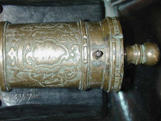 Pair of Dutch 18th Century Bronze Signal Cannons Signed and Dated 1750 and having coats-of-arms. — image 3