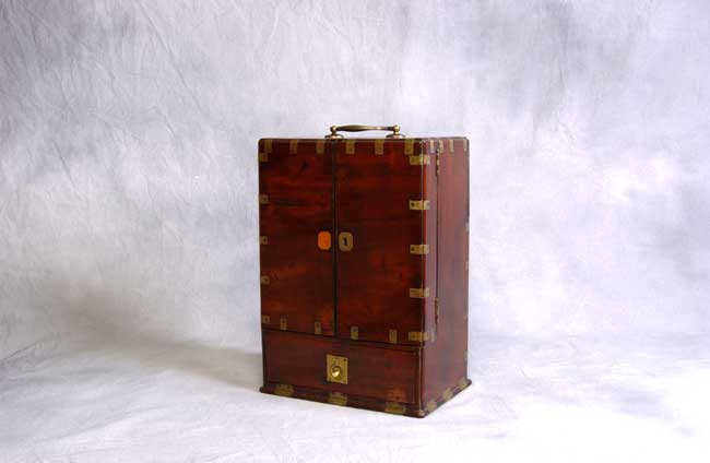 Brass Mounted Mahogany Ship Captain's Medicine Chest circa 1800 - 1830 — image 3