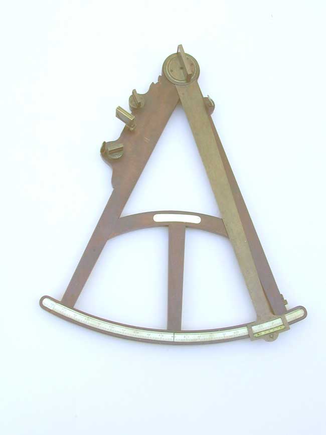 A large 18th Century Mahogany framed Mariner's Octant in Painted Case — image 4