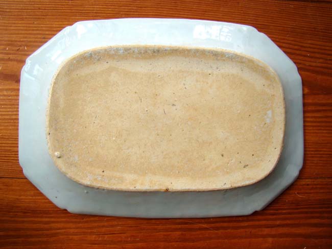 A fine 18th century Chinese export porcelain serving dish circa 1780 — image 2
