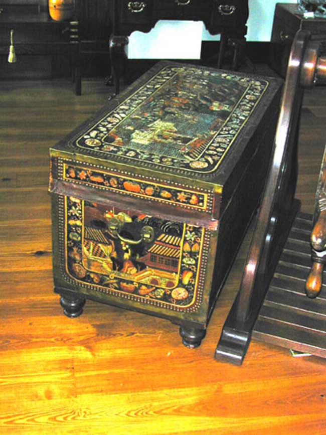 A Magnificent Early 19th Century Painted China Trade Trunk Circa 1830 — image 3