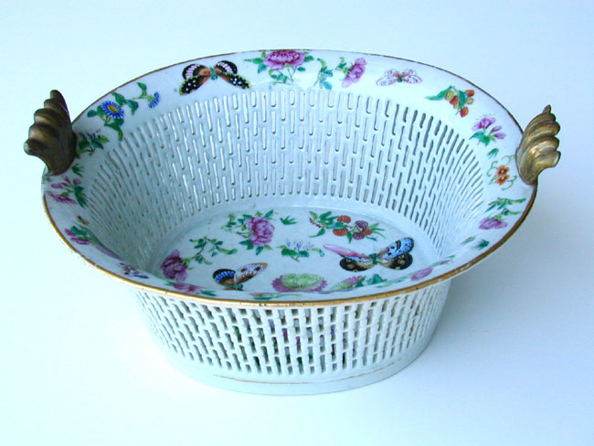 A 19th Century Chinese Export Porcelain 1000 Butterfly Pattern Reticulated Fruit Basket