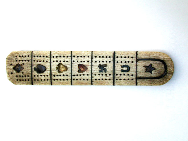 A 19th Century Sailor-Made Whalebone Cribbage Board With Baleen Inlays — image 2