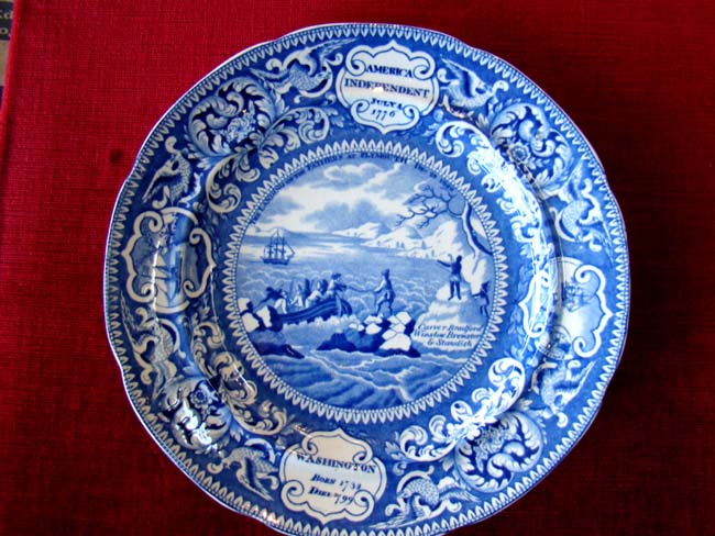 A fine Commemorative plate depicting the Landing of the Pilgrims, American Independence and George Washington