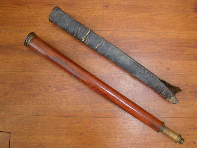 A fine 18th century single-draw mahogany tapered barrel  spyglass signed "DOLLOND, LONDON" circa 1780