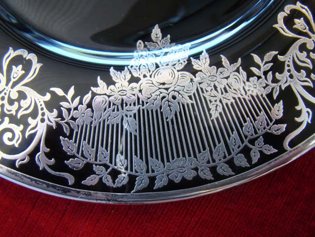 A beautiful vintage black glass serving plate with fabulous silver overlay circa 1910 — image 2